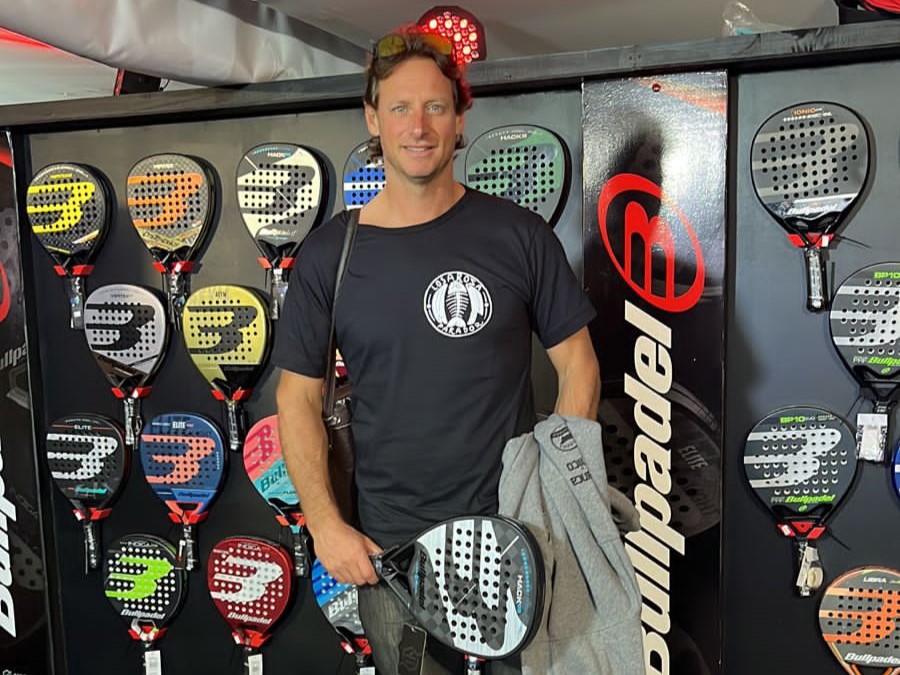 Nalbandian visit el stand de Bullpadel y pelote con Belastegu n